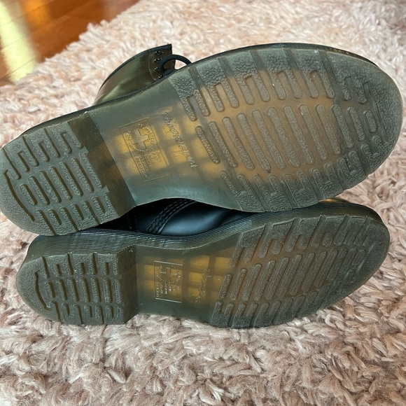 ORIGINAL DOC MARTENS- Size 7 - Picture 5 of 6